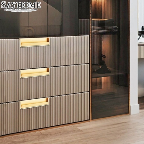 Tay nắm âm tủ hiện đại cao cấp màu vàng gold SH8031