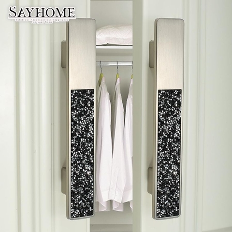 Tay nắm tủ hiện đại màu inox khảm đá SH8971