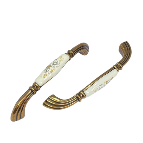 Tay nắm tủ tân cổ điển Vintage màu vàng đồng mặt sứ trắng SH5509