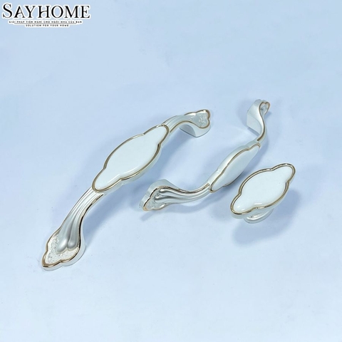Tay nắm tủ tân cổ điển Vintage màu trắng vàng gold mặt sứ trắng SH5807