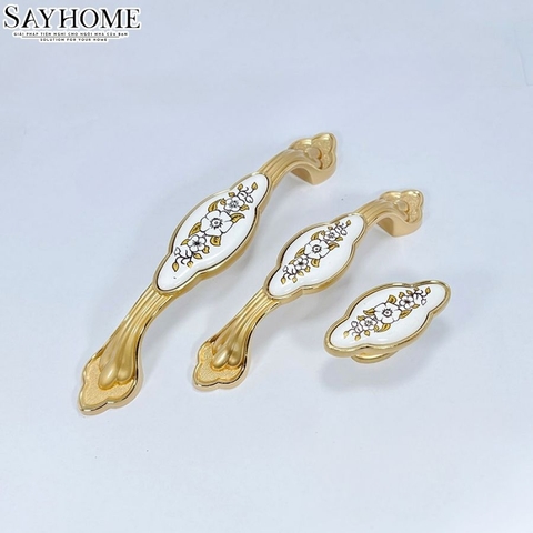 Tay nắm tủ tân cổ điển Vintage màu vàng gold mặt sứ trắng có hoa văn SH5807