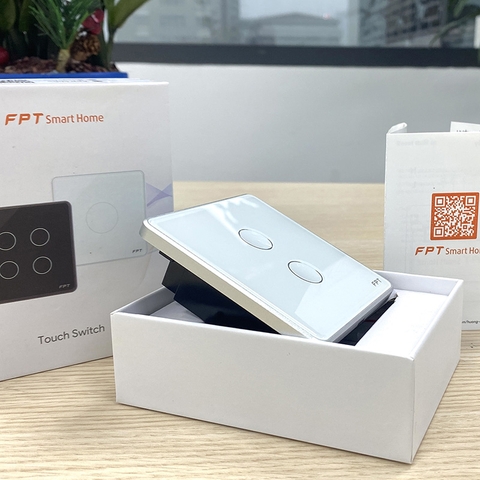 Công tắc cảm ứng nhà thông minh FPT Smart Home Athena vuông màu trắng 2 nút