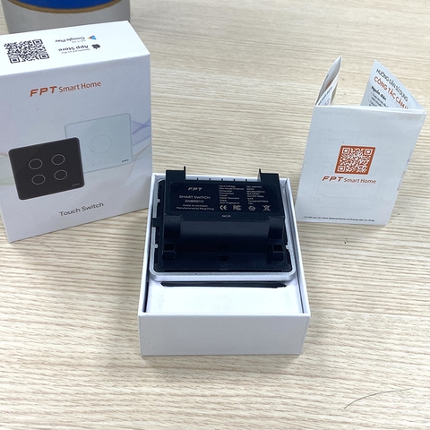 Công tắc cảm ứng nhà thông minh FPT Smart Home Athena vuông màu trắng 2 nút