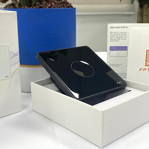 Công tắc cảm ứng nhà thông minh FPT Smart Home Athena vuông màu đen 1 nút