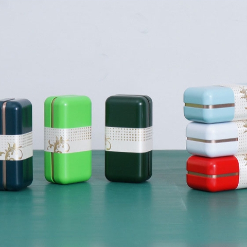 Hộp thiếc đựng trà cạnh tròn hoạ tiết hoa kích thước dài 80*80*56mm