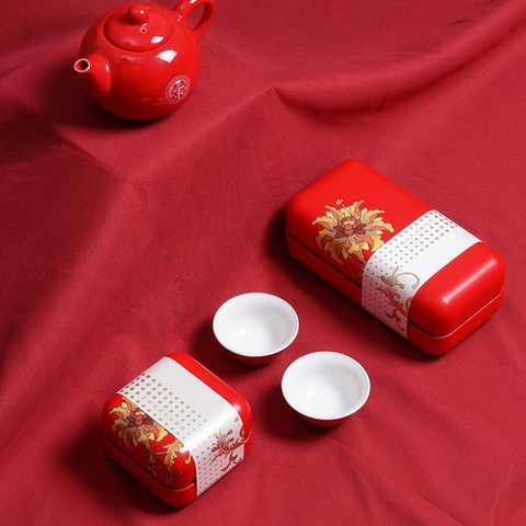 Hộp thiếc đựng trà cạnh tròn hoạ tiết hoa kích thước dài 80*80*56mm