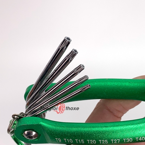 Thiết kế gập đa chiều giúp sản phẩm nhỏ gọn hơn