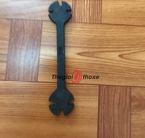 Cờ lê cân vành đầu tròn có trọng lượng chỉ 200g, kích thước nhỏ gọn