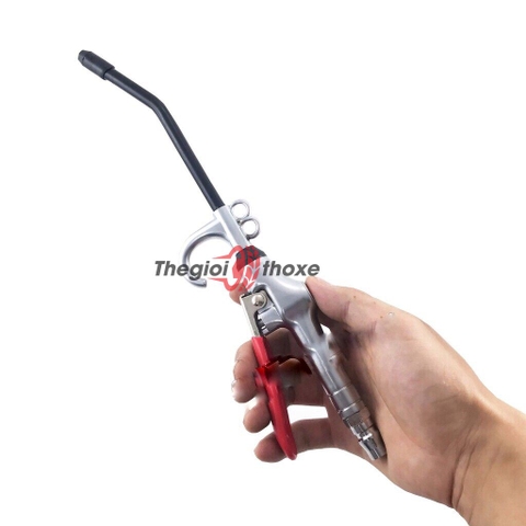 Đầu xịt hơi máy nén khí vòi dài thiết kế cán cầm to mang lại sự thuận tiện cho người dùng