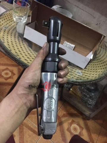 Những lưu ý khi sử dụng súng vặn ốc tay ngang