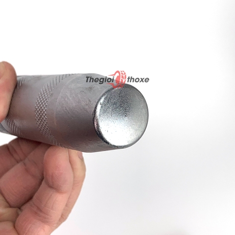 Phần thân của tô vít được gia công từ chất liệu cao cấp