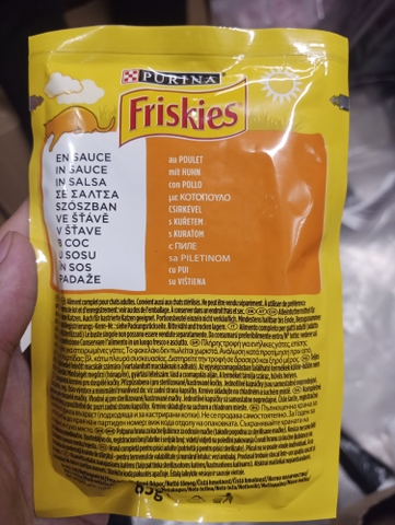 Pate Friskies Purina