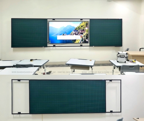 Bảng trượt xanh treo tường 2 tấm mẫu 3 KT 3200x1250
