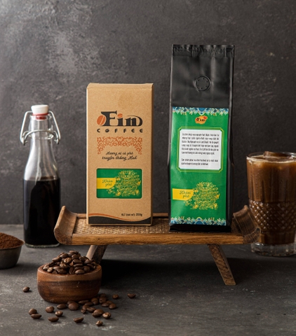 Quà tặng cà phê đặc sản Huế- Tứ Linh Khám Phá, cà phê pha phin gu mạnh.