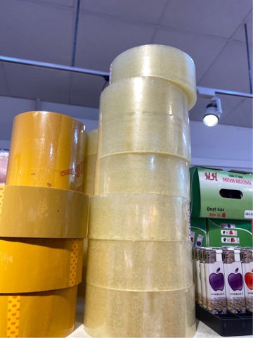 Lốc băng keo lớn trong