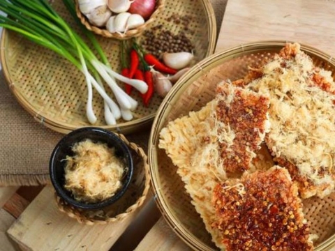 Cách làm cơm cháy chà bông bằng lò nướng giòn rụm, ăn cực cuốn