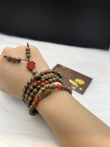 Vòng trầm hương 108 minh nguyệt đỏ