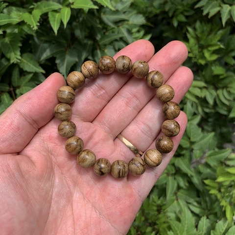 Vòng tay trầm hương VT184