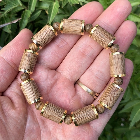 Vòng trầm hương bọc vàng VT188