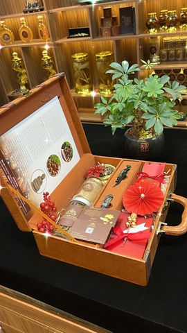 Quà Tết 2023 Set Vali Trà Trầm 1-280T