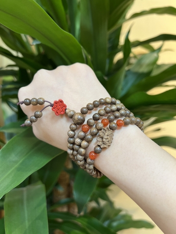 Vòng tay nữ Trầm Hương 108 hạt mĩ Đá phong thủy