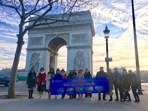 Video và Hình ảnh thực tế cảm nhận Tour Châu Âu cùng Ngôi Sao Group