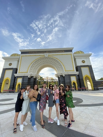 Video và Hình ảnh thực tế cảm nhận Du Lịch Singapore - Malaysia cùng Ngôi Sao Group