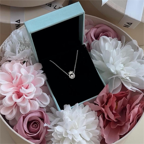 Quà Tặng 8/3 Dây Chuyền Bạc 925 Vương Miện Đá Nhảy Hàn Quốc My Queen - Mặt Tròn Vương Miện - VYN13 - Hover