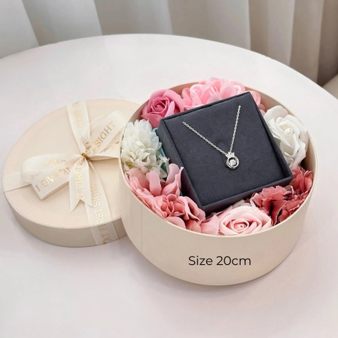 Hộp Hoa Tặng Valentine 14.02 Size 20cm (Không kèm trang sức)
