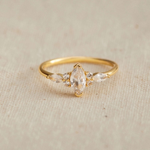 Nhẫn Bạc 925 Đá Hạt Thóc Đính Đá Viền Lấp Lánh - VCR516