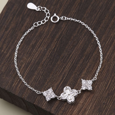 Lắc Tay Bạc 925 Cỏ 4 Lá Chạm Khắc Sang Trọng Đính Đá - VCB520
