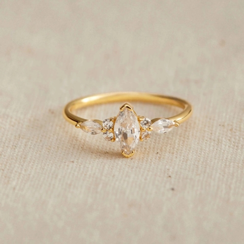 Nhẫn Bạc 925 Đá Hạt Thóc Đính Đá Viền Lấp Lánh - VCR516