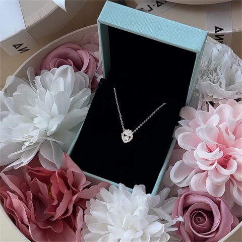 Quà Tặng 8/3 Dây Chuyền Bạc 925 Trái Tim Đôi Thiên Nga Đá Nhảy Lấp Lánh Pretty Swan - VGN10 - Hover