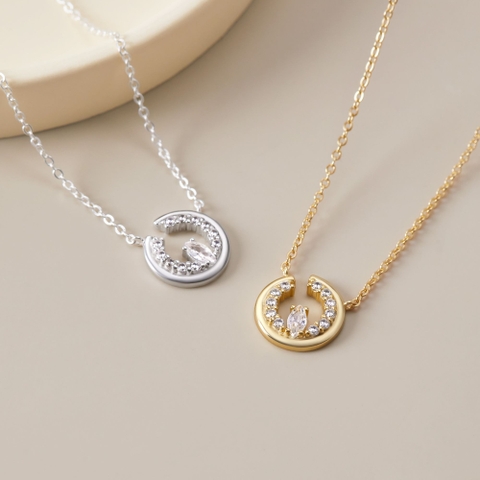 Vòng Cổ Bạc 925 Mặt Tròn Đính Đá Chủ Hạt Thóc Lấp Lánh - VCN502 - Hover