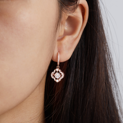 Khuyên Tai Treo Bạc 925 Hình Cỏ 4 Lá Đá Nhảy 4 Leaf Clover - VGE11 - Hover