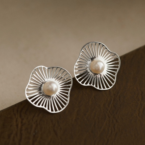 Hoa Tai Nụ Bạc 925 Mặt Ngọc Trai Tự Nhiên Hình Lá Sen Cỡ Lớn Luxury Pearls - VUE508 - Hover