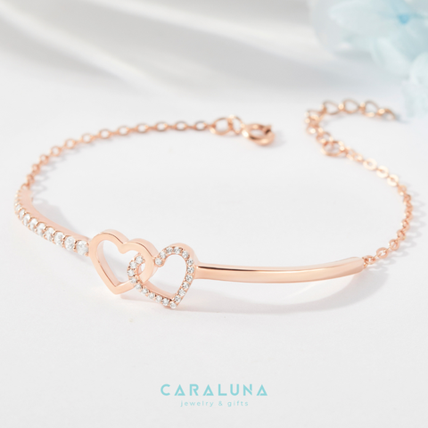 Kiềng Tay Bạc 925 Hai Trái Tim Đính Đá Gắn Kết Tình Yêu - Heart To Heart - VYB33 - Hover