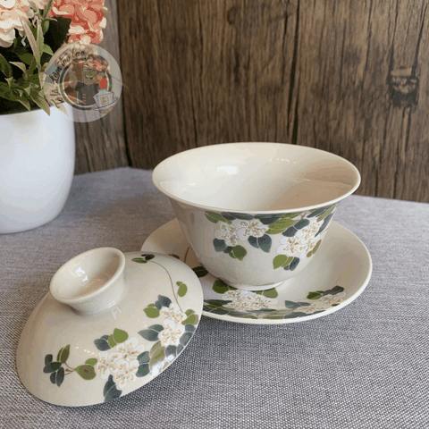 Khải trắng lá xanh