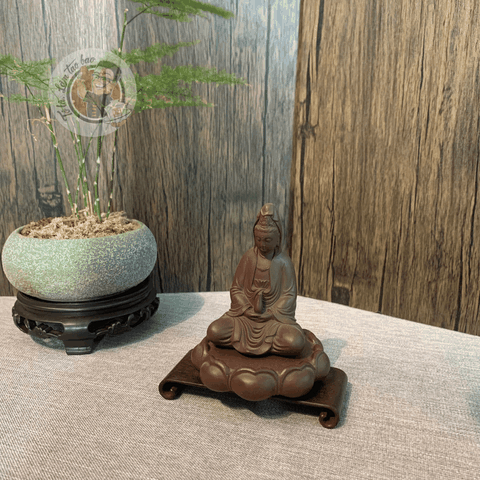 Tượng Phật bà ngồi thiền