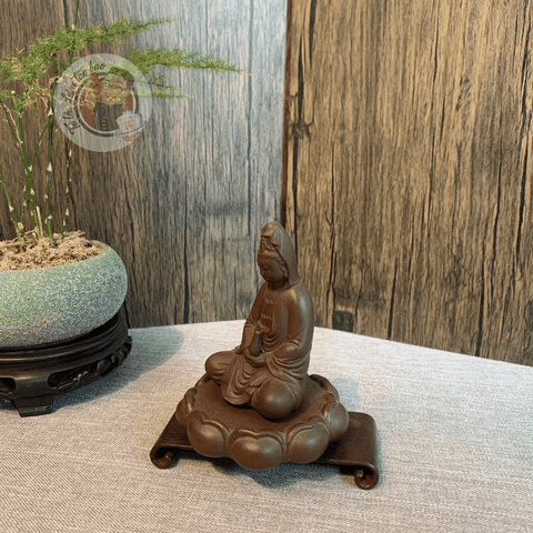 Tượng Phật bà ngồi thiền