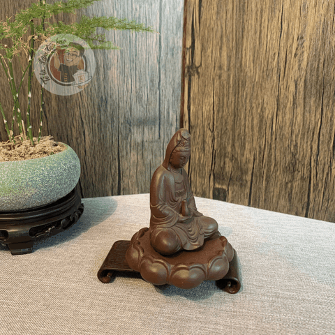 Tượng Phật bà ngồi thiền