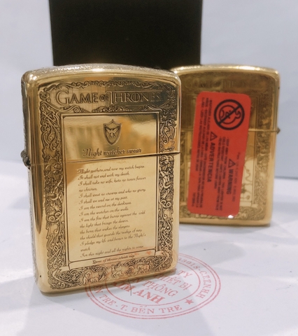 Bật lửa Zippo Armor vỏ dầy, khắc chìm Bản Chỉ Dẫn GAME OF THRONES, Hàng loại 1 vỏ bằng đồng có tem đỏ