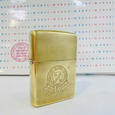 ZIPPO MỸ BRASS KHẮC ĂN MÒN CALAMVS CLADIO FORTIOR- ĐÁY LỒI 1993