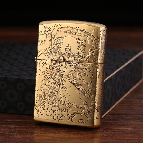 Bật lửa, hộp quẹt CHIEF chủ đề khắc laser 1 mặt Thần Tài, 1 mặt Quan Công, Kim Ánh nhập hàng chính hãng vỏ bằng đồng