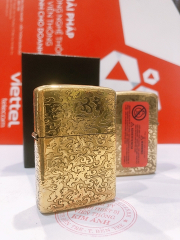 Hộp quẹt Zippo Armor vỏ dầy, khắc chìm 5 mặt Hoa Văn Ý màu vàng, Hàng loại 1 vỏ bằng đồng có tem đỏ