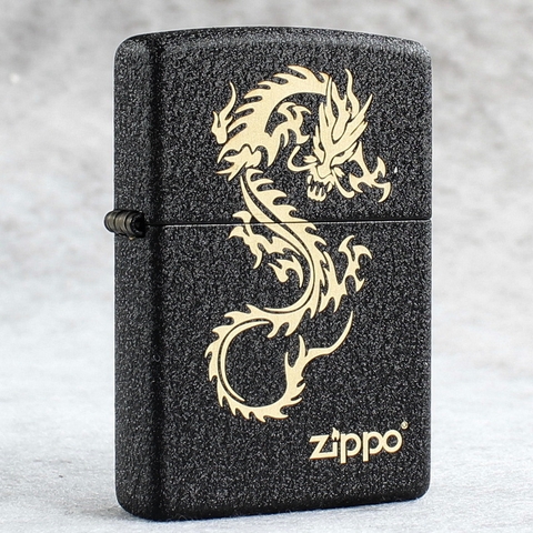 Bật lửa Zippo Mỹ chủ đề Con Rồng Bay Black Crackle, hàng chính hãng có giấy nhập khẩu gửi kèm theo đơn hàng
