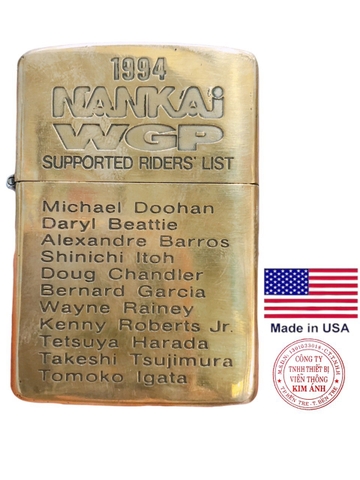 Bật lửa Zippo Mỹ Brass khắc ăn mòn full nắp NANKAI WGP, mộc đáy ngược, sản xuất 1994 Hàng chính hãng