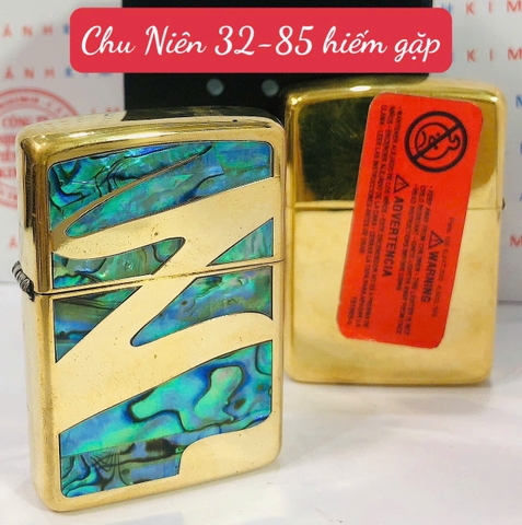 Bật lửa Zippo Chu niên, khắc ăn mòn khảm xà cừ zigzag, Vỏ bằng đồng có tem đỏ