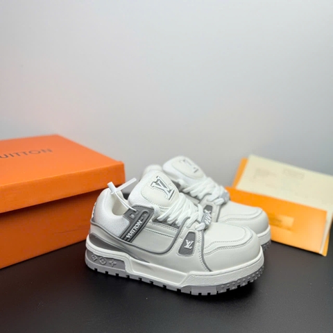 lv charm trắng xám