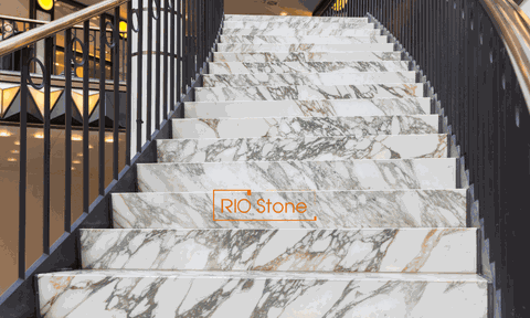 [Hạng mục] Đá ốp cầu thang